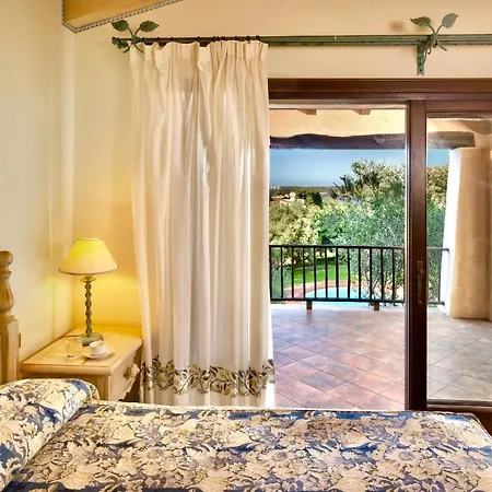 Con Piscina A Liscia Di Vacca, 350 Mt Dal Mare, 3 Km Da Porto Cervo Apartahotel