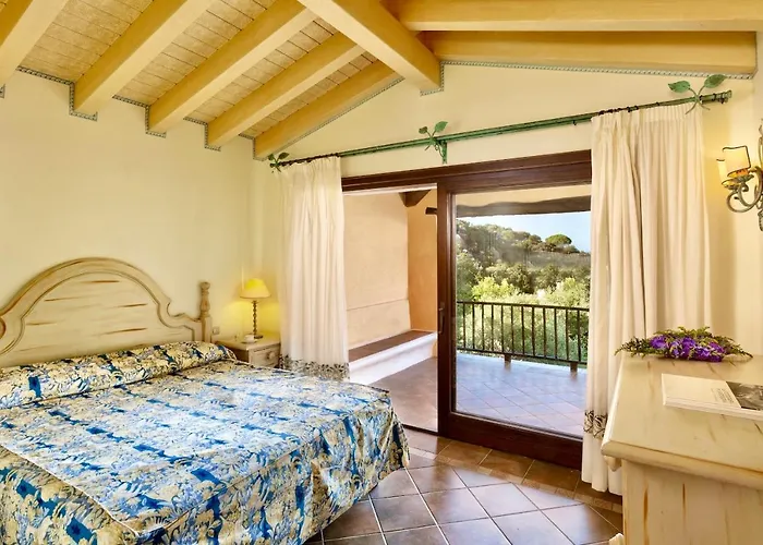 Apartmanhotel Con Piscina A Liscia Di Vacca, 350 Mt Dal Mare, 3 Km Da Porto Cervo 3*