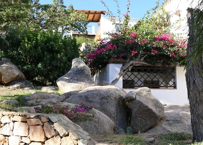 Con Piscina A Liscia Di Vacca, 350 Mt Dal Mare, 3 Km Da Porto Cervo Apartmanhotel Liscia di Vacca